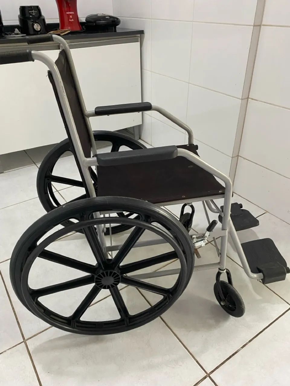Cadeira de rodas dobrável - Foto 3