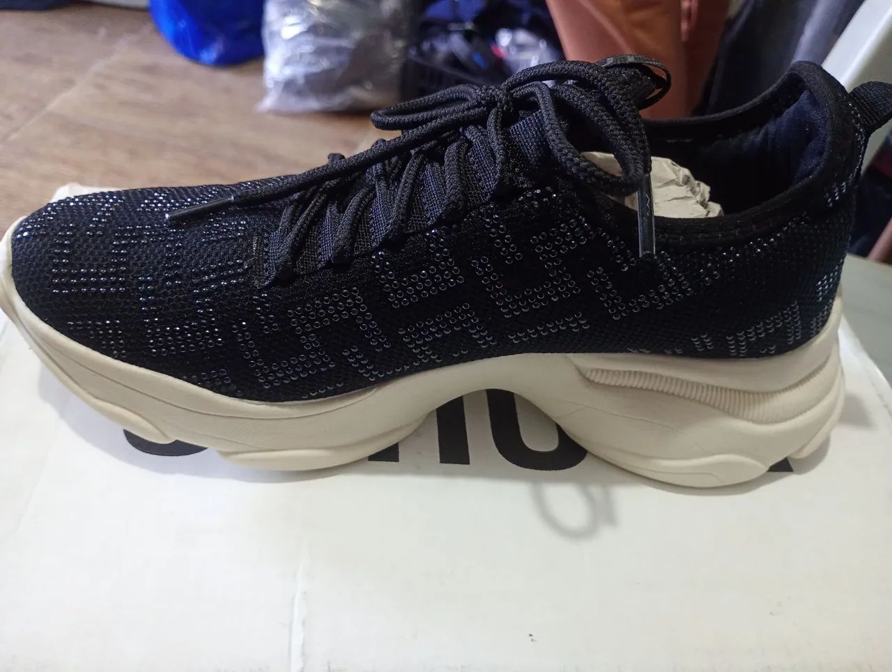 Tênis Schutz Preto com Detalhes - Foto 4