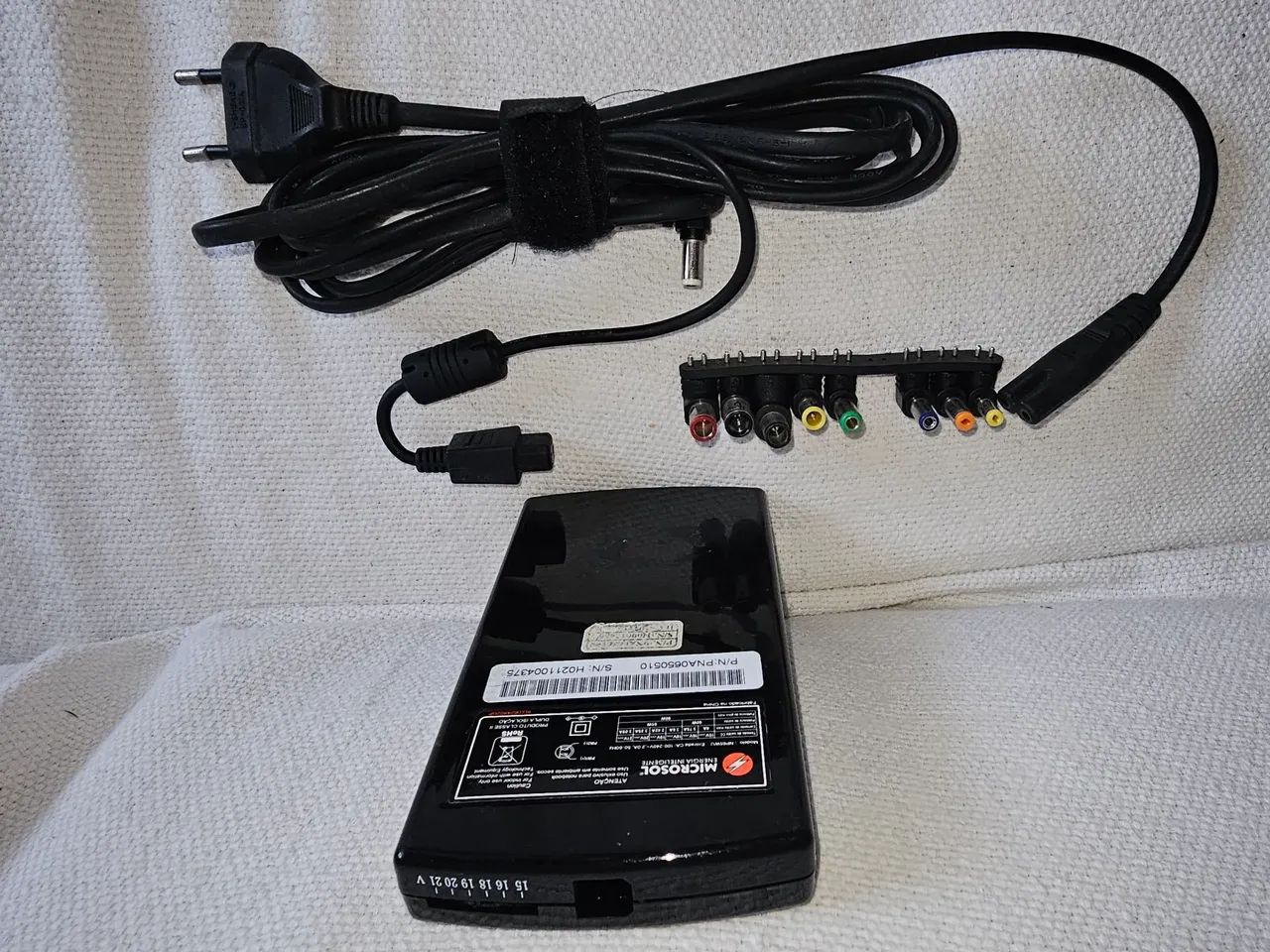 Fonte Universal para Notebook, Microsol, 110/220v. - 6 voltagens e 9 plugs. - Foto 3