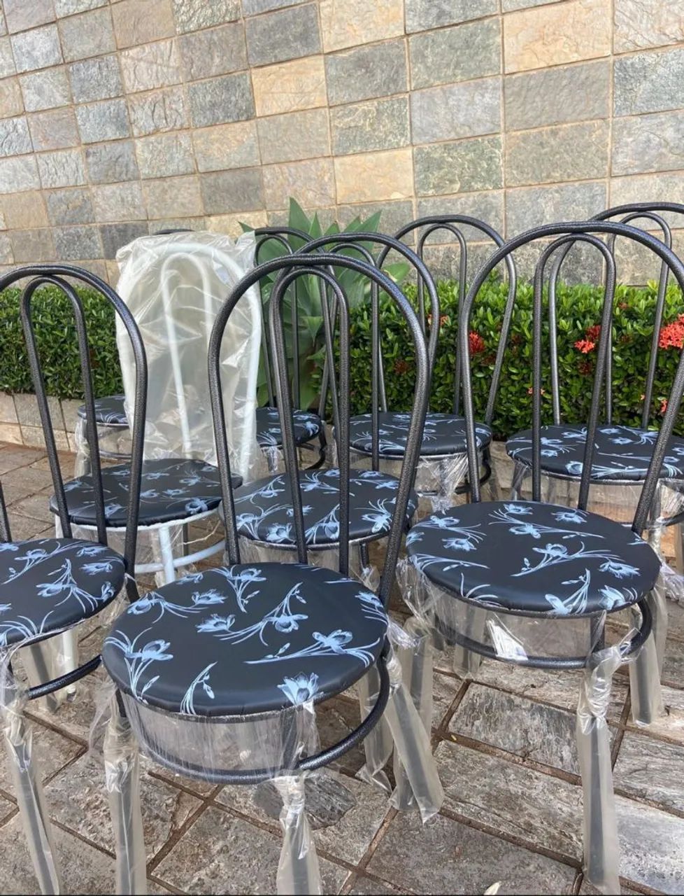 Cadeiras Avulsas com assento floral - Novas!