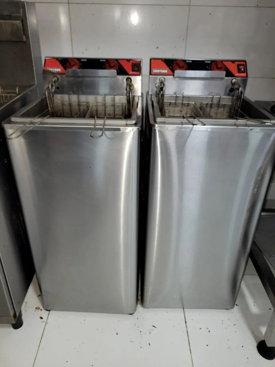 Fritadeira Elétrica Zona Fria de Óleo 15 Litros 8000W Croydon (UNIDADE) - Foto 2