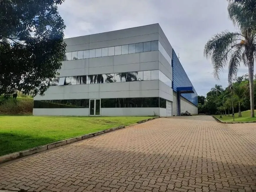 Galpão com 3.600M²