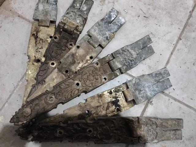 Dobradiça colonial de bronze $150 o par
