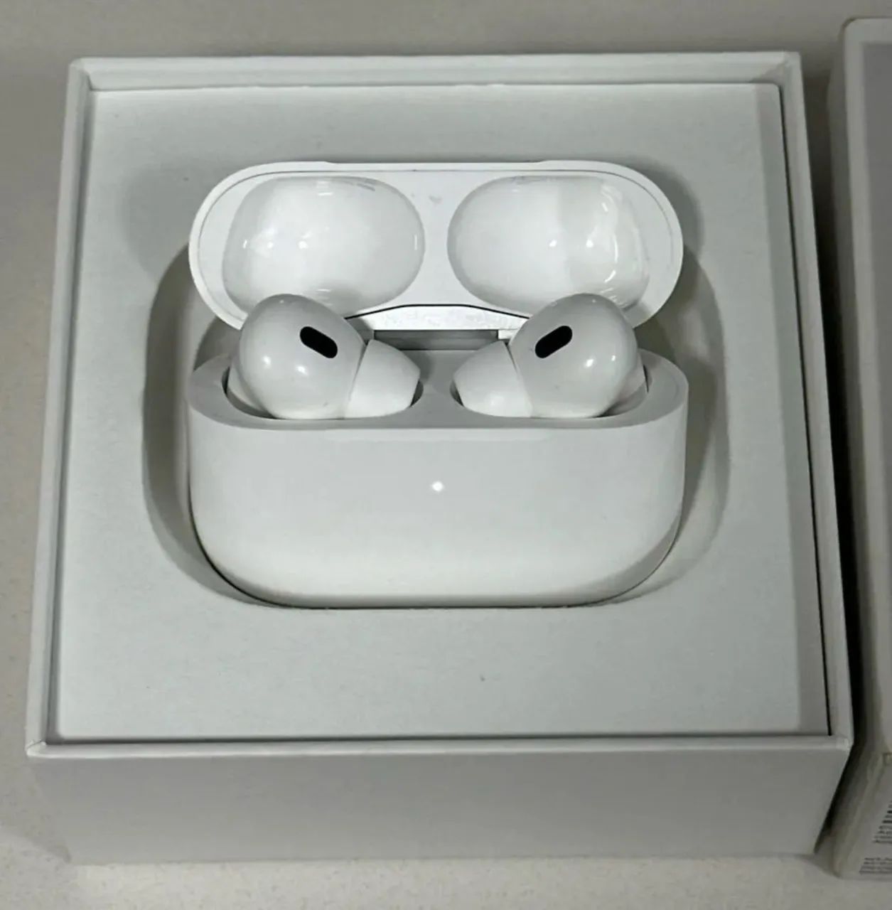 Apple AirPods Pro 2ª Geração (USB-C) - Fones de Ouvido - Centro