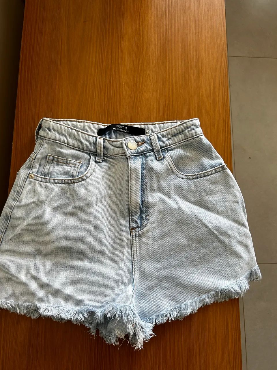 Short jeans