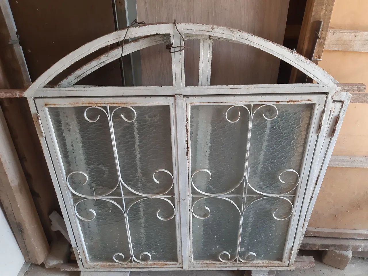 Selling two windows64842084497283122