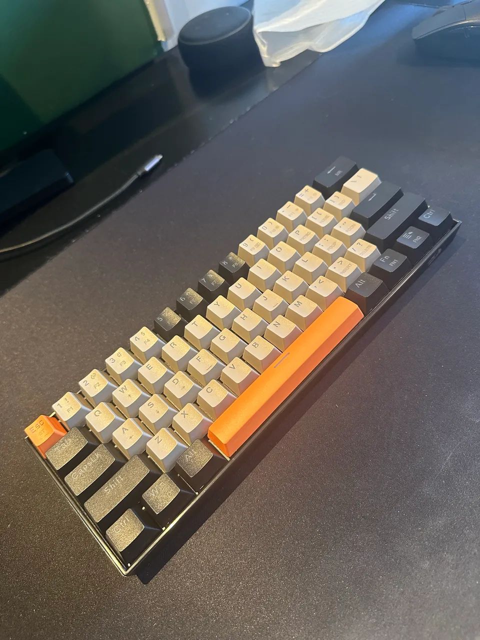 Teclado Mecânico Redragon Sem Fio Bluetooth RGB - Foto 5