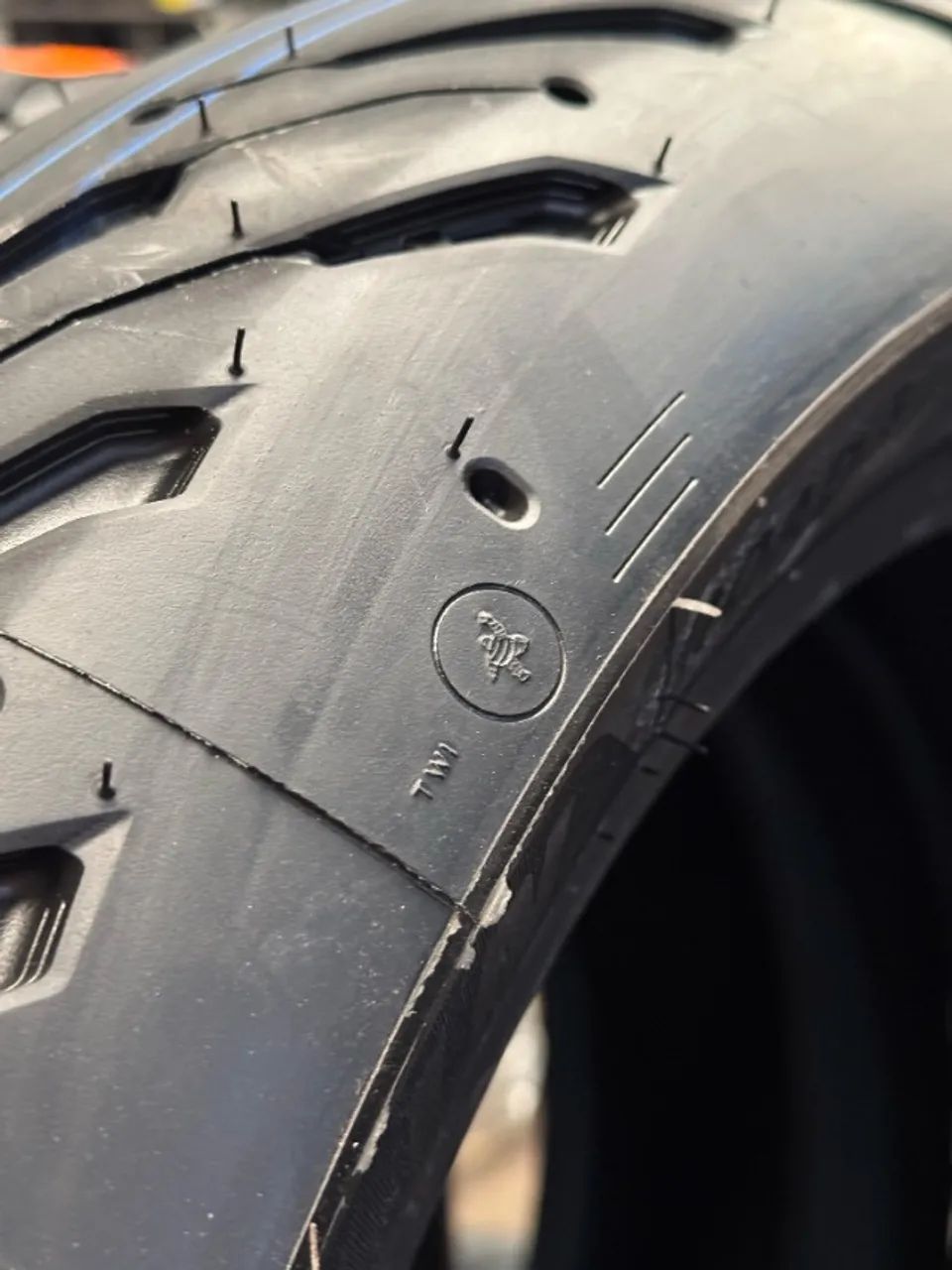 Pneu Michelin Road 5 180/55-17 Hornet/Xj6/Tracer 900/MT07 MT09