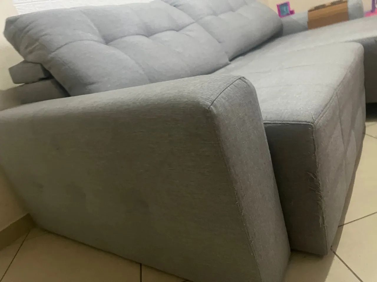 Sofá retrátil cinza 2,40cm - Foto 4