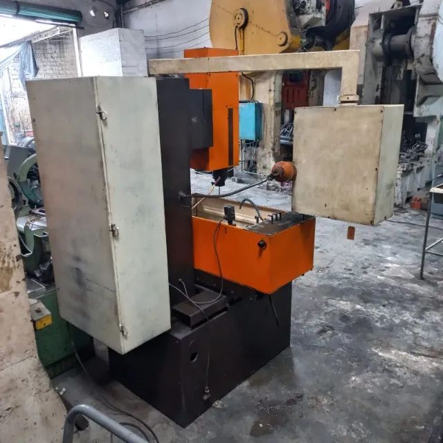 Eletroerosão Ibh Modelo - Mc 60 A / -- 01007 Nc - Foto 2