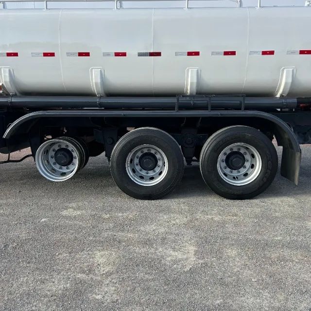 Carreta Tanque 32 Mil Litros 3 Eixos Tanque Aço 1999 - Foto 9