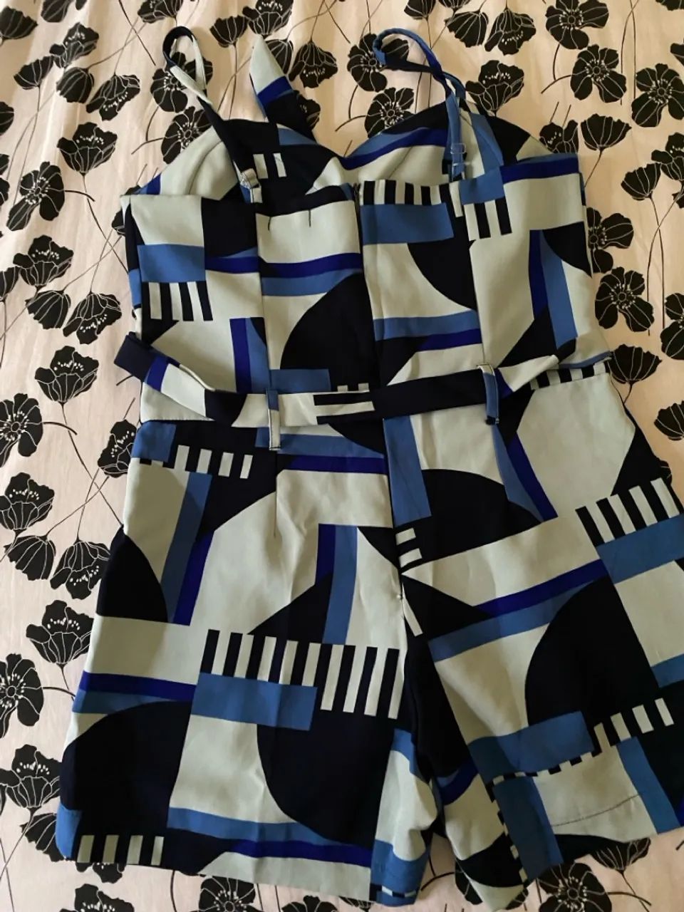 Macacão estampado azul e preto - Foto 4