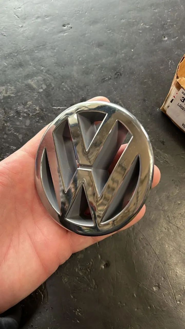 Emblema Vw Grade Dianteira - Gol Parati Saveiro G2 Bola 