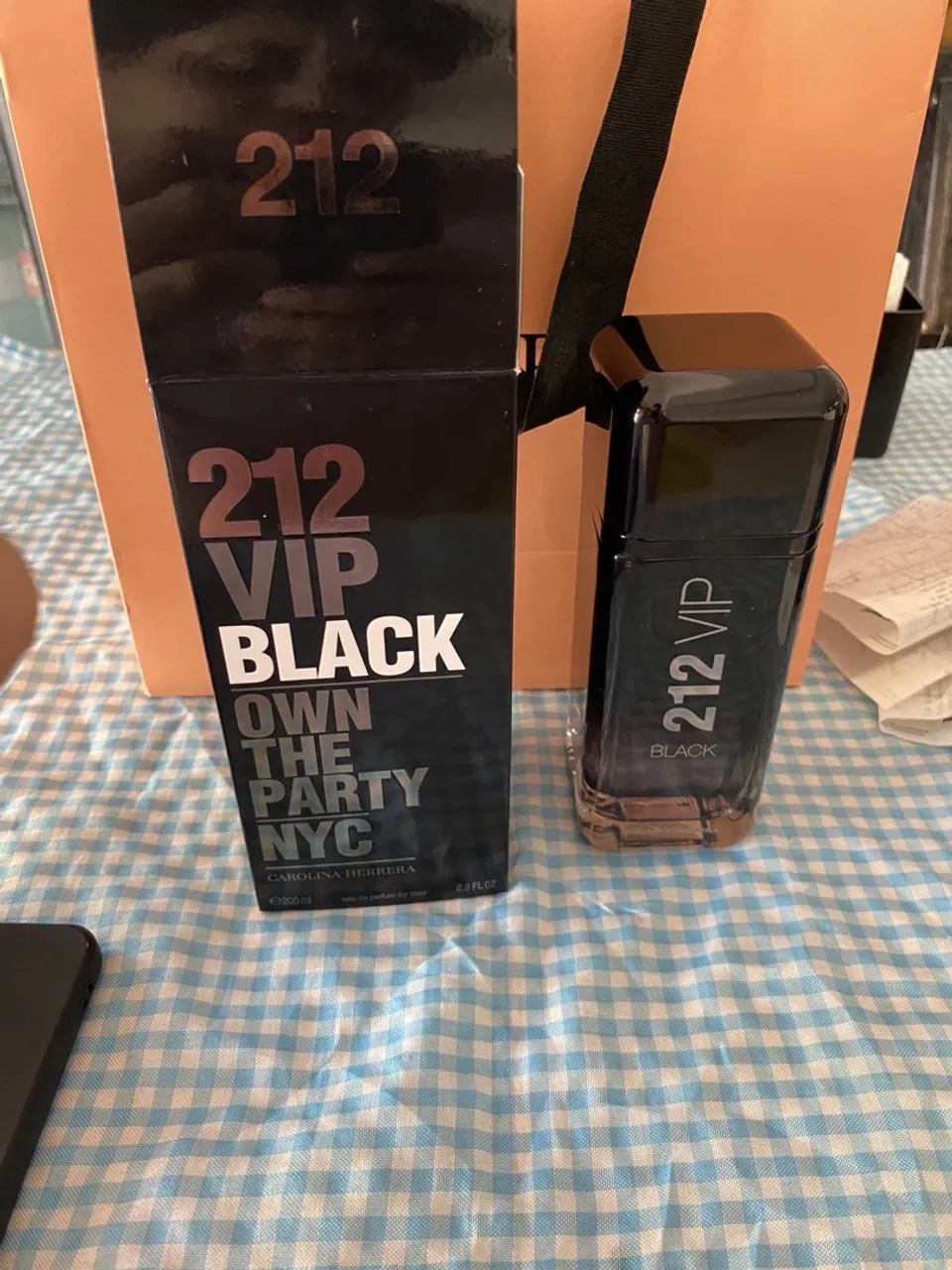 Perfume 212 black vip NOVO