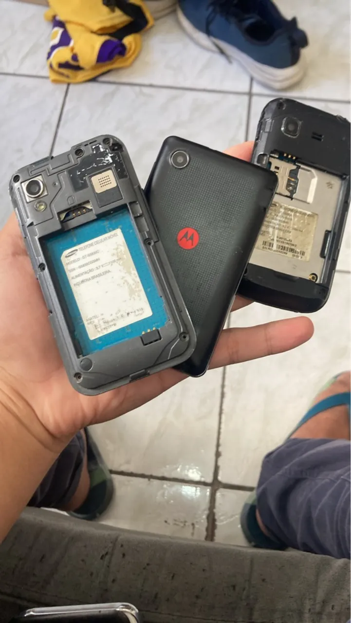 Celular antigo para peças