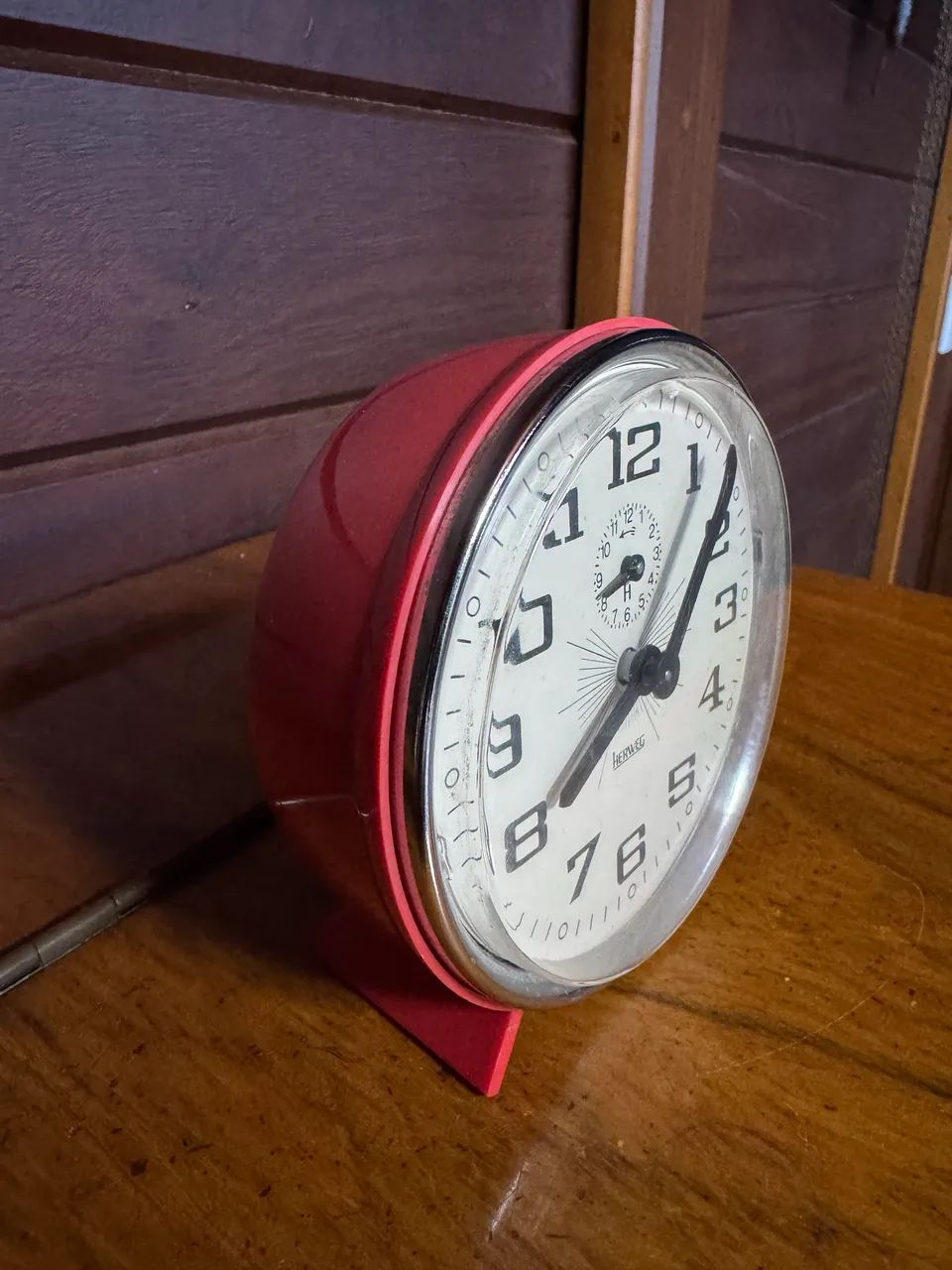 RELÓGIO DESPERTADOR A CORDA HERVEG ANTIGO - Foto 2