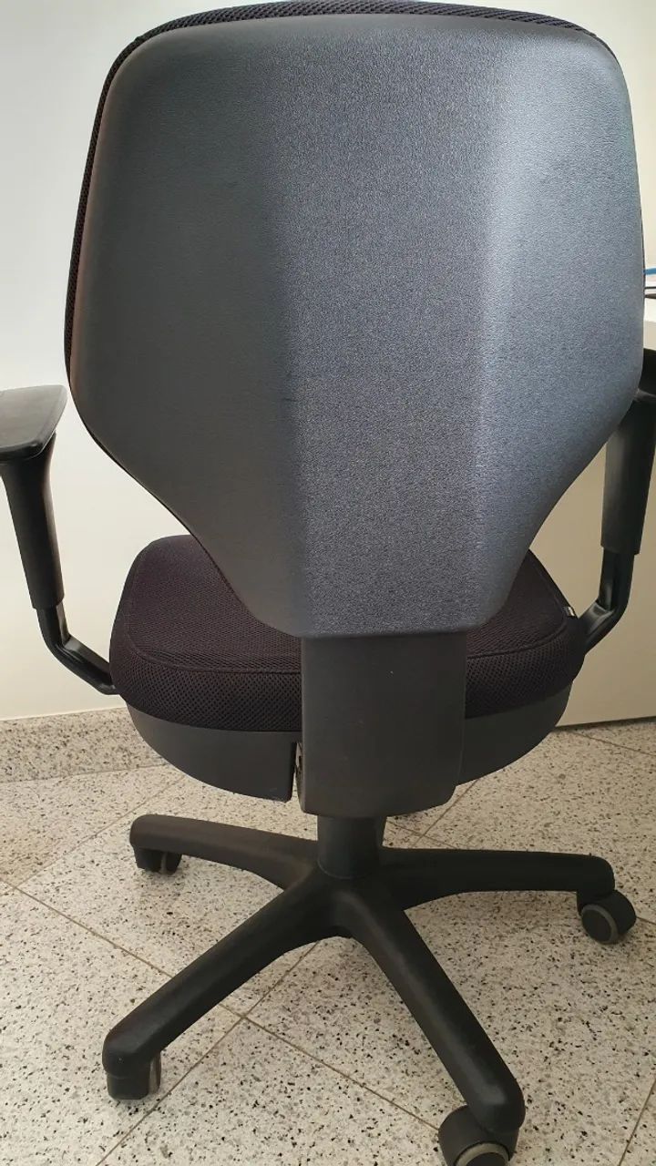 Cadeira Giratória Flexform modelo Gerente Preta  - Foto 2