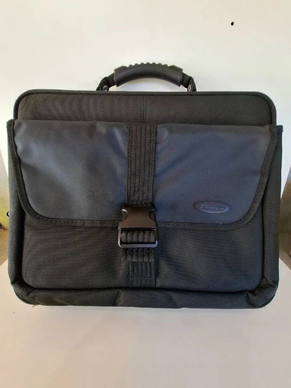 Maleta Targus pasta executiva mod. CBT300V3 p/ notebook 15 polegadas