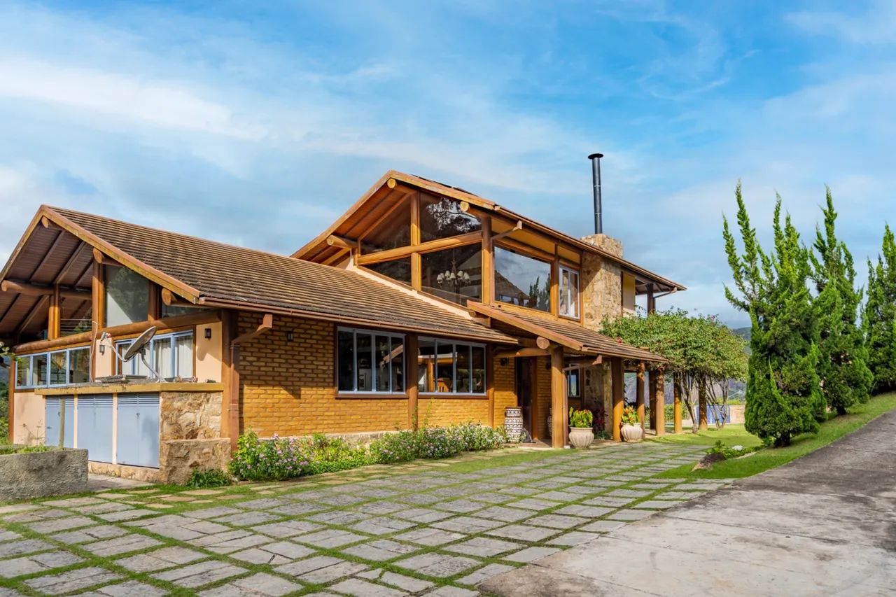 Casa com 6 quartos em Itaipava, Petrópolis
