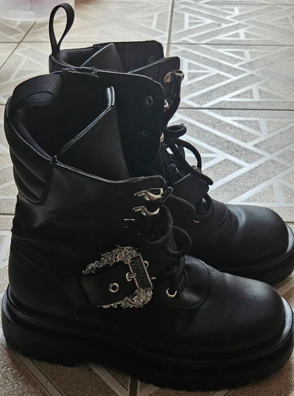 Bota feminina Versace 35