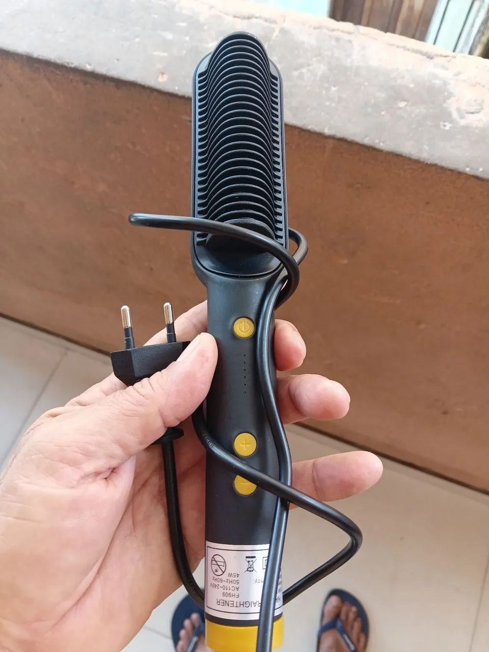 Escova elétrica nova na caixa pra hj,50,00