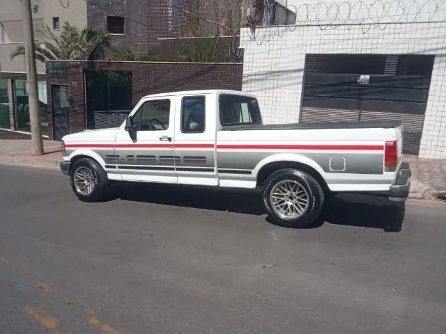 Ford F-1000 F-1000 XL 4.9i CE 1998