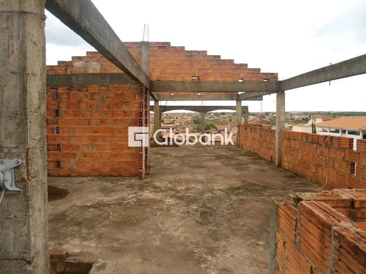 CASA NO MONTE CARMELO EM CONSTRUÇÃO - Foto 2