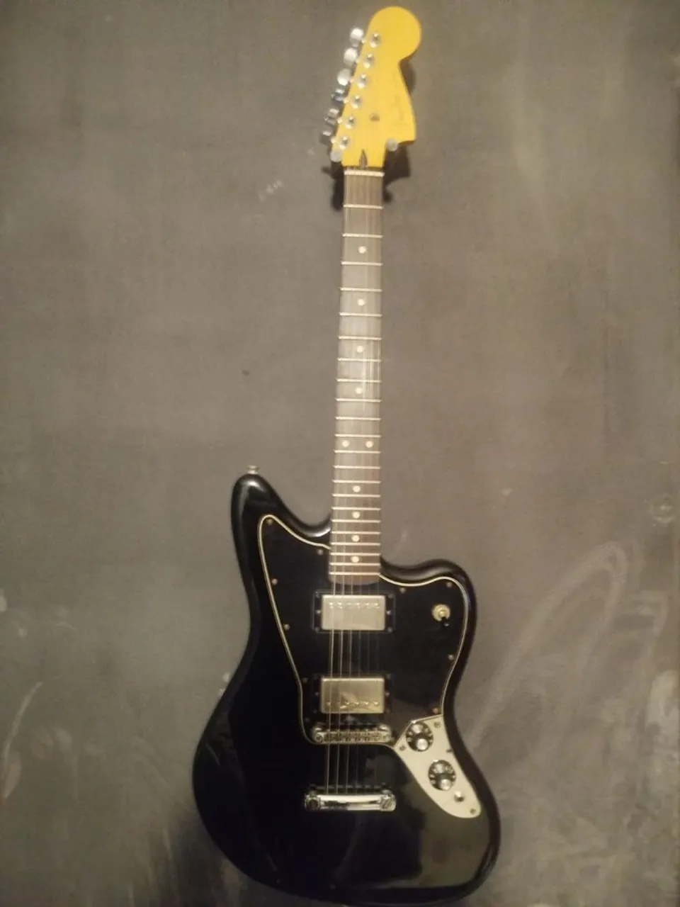 Guitarra Squier by Fender Jazzmaster Affinity HH - Instrumentos