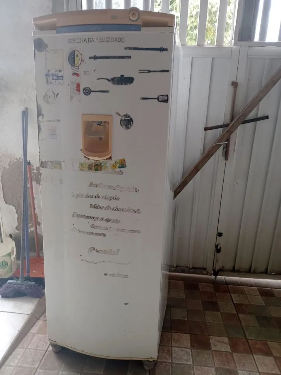 Vendo geladeira 