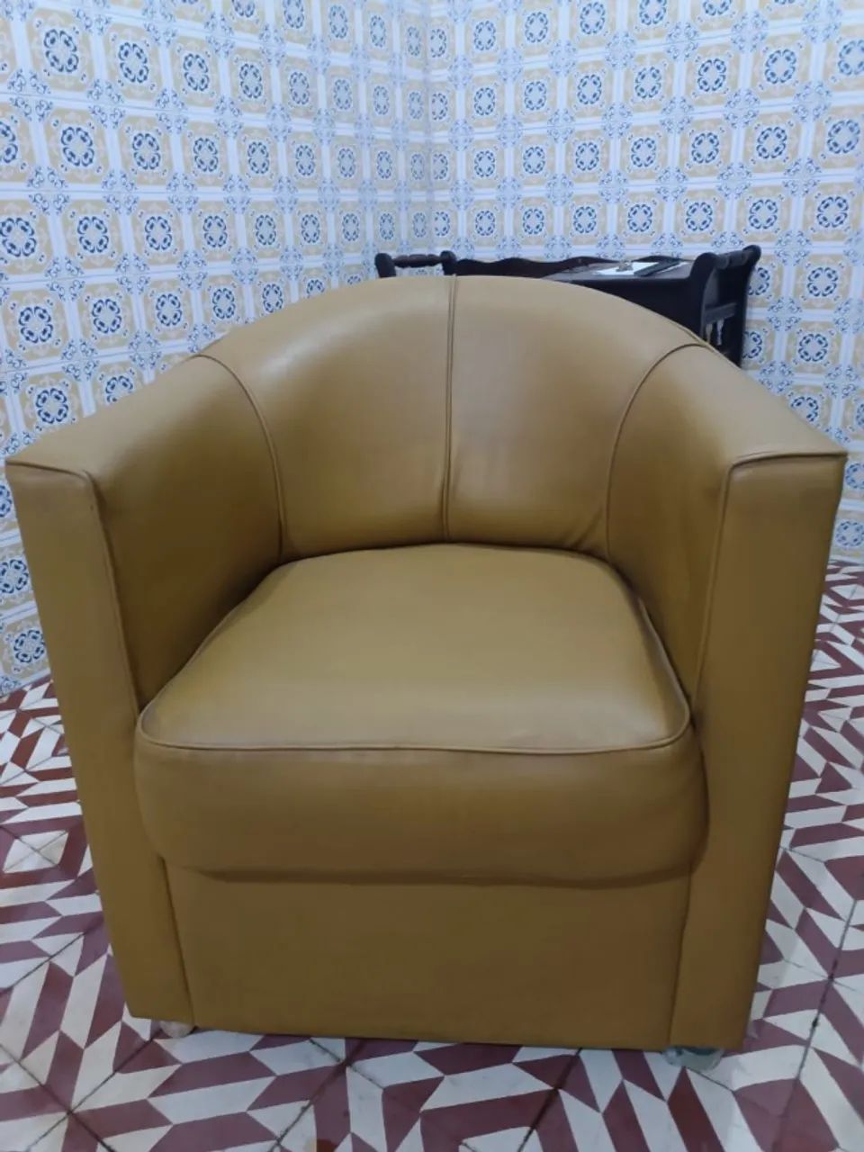 2 POLTRONAS EM ÓTIMAS CONDIÇÕES PARA SALA - Foto 4