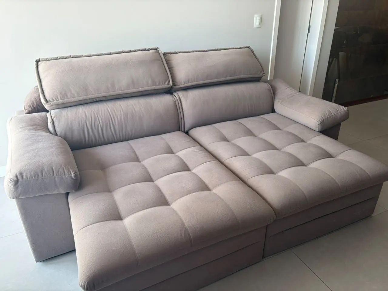 Sofá Retrátil com Chaise - Confortável e Espaçoso - Foto 3
