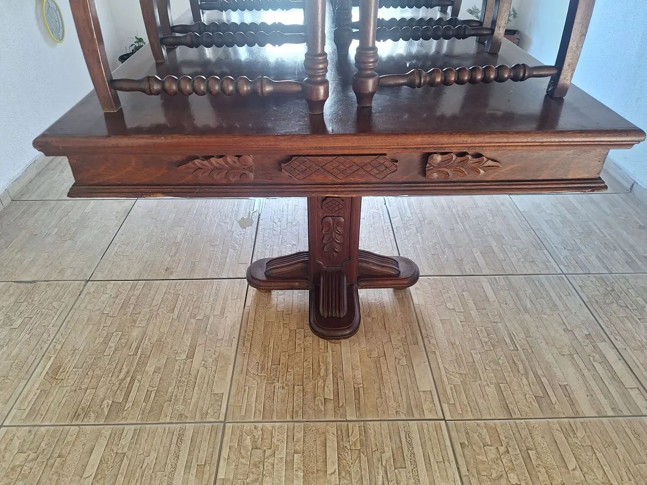 Mesa c/ 8 cadeiras madeira de lei aceito negociar - Foto 3