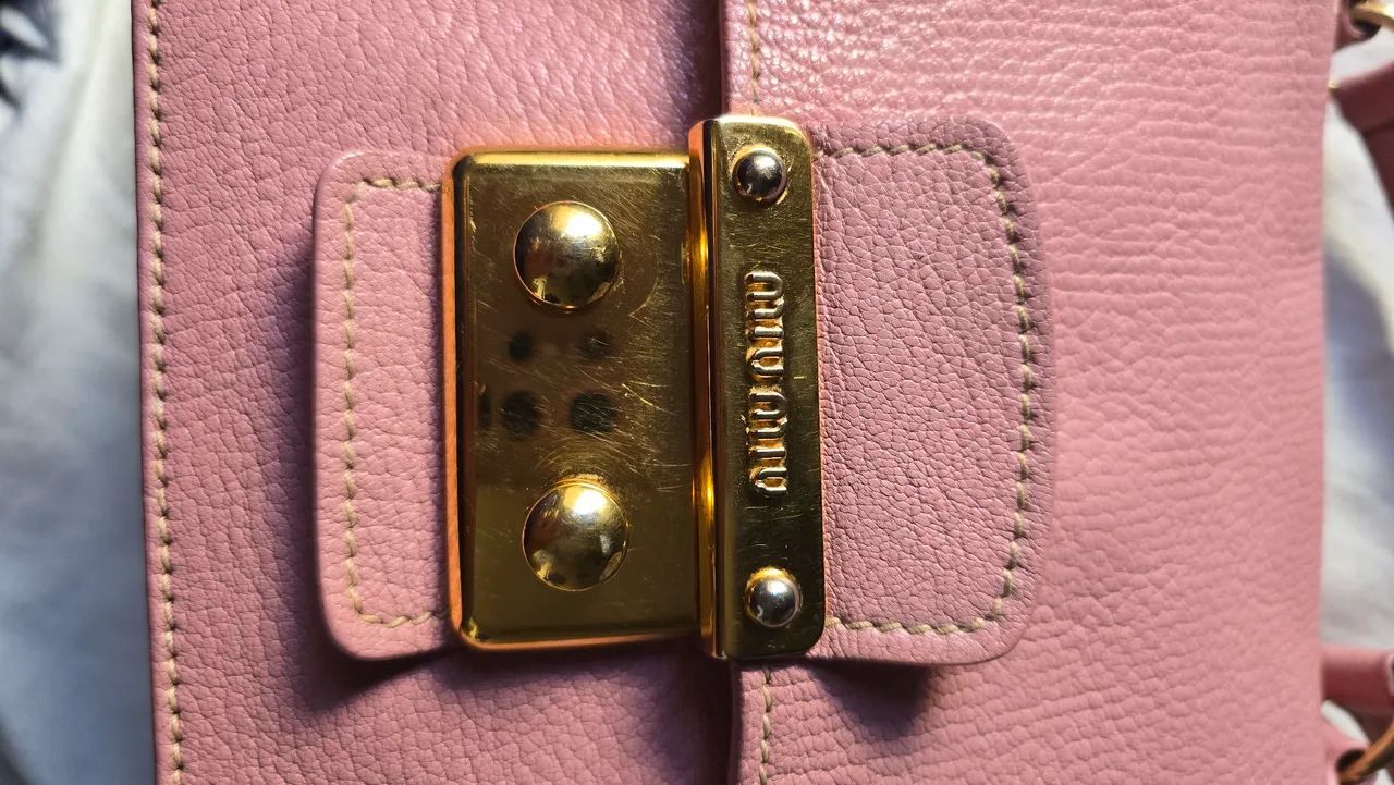 VENDO BOLSA MIUMIU COURO ROSA - Foto 3