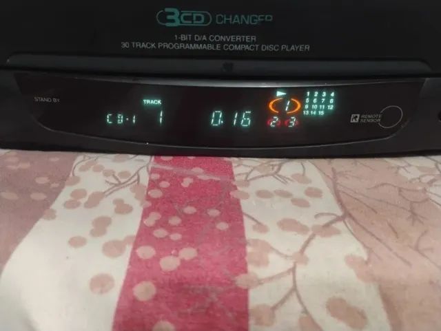 CD PLAYER GRADIENTE 03 CD´S CARROSSEL E FUNCIONANDO BEM . - Foto 2