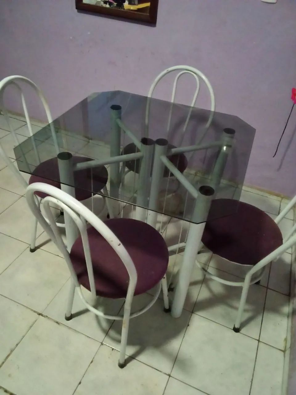 Mesa de vidro com 4 cadeiras - Foto 3