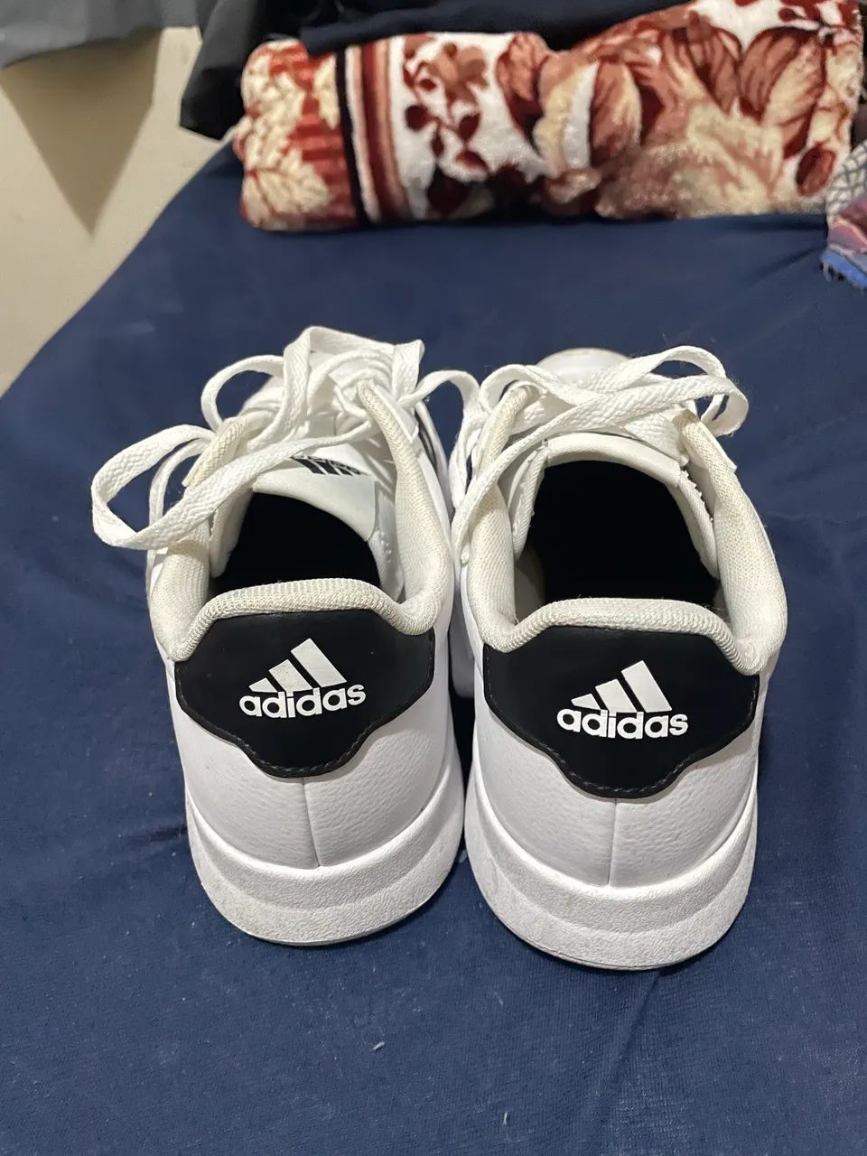 Tênis Adidas 