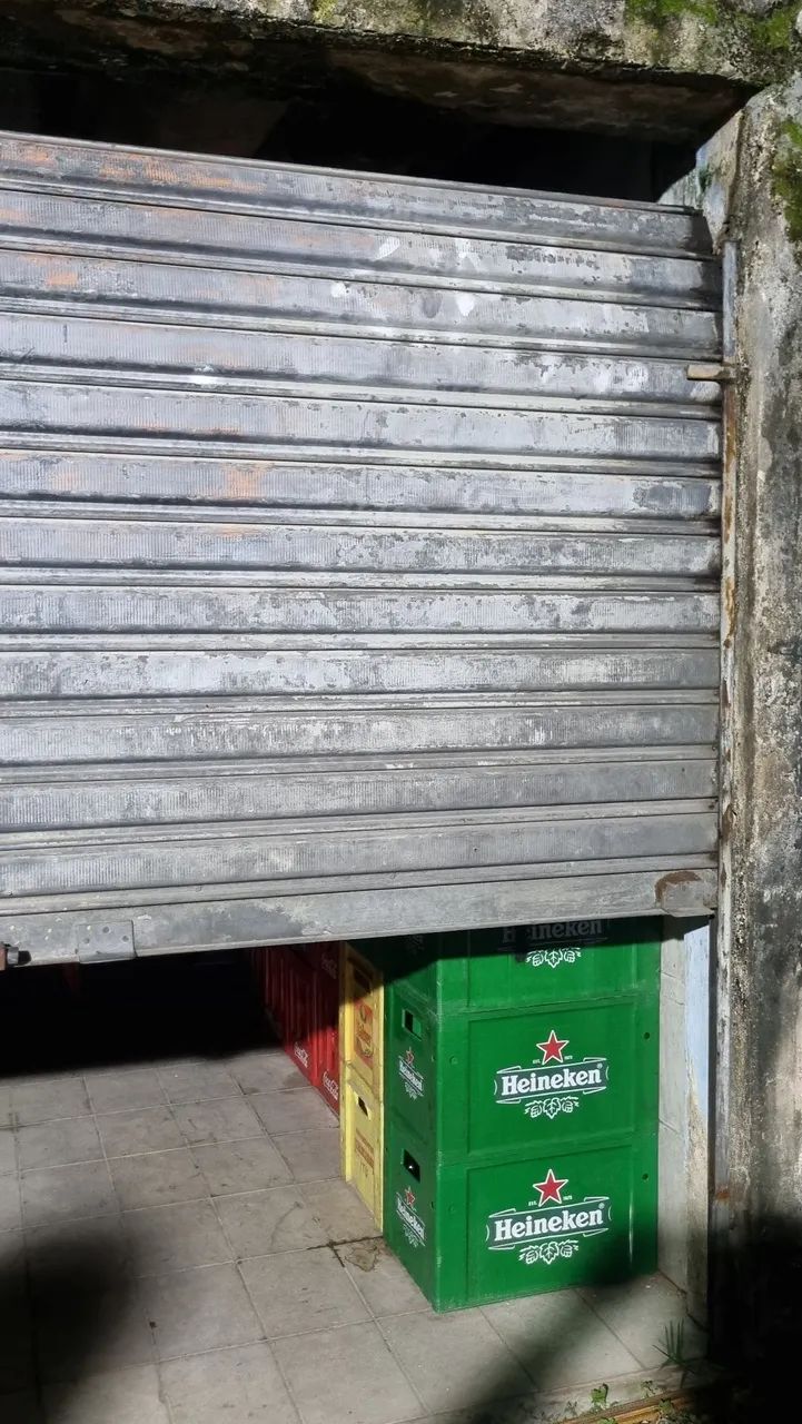 Porta de enrolar com fechadura chaves comércio 