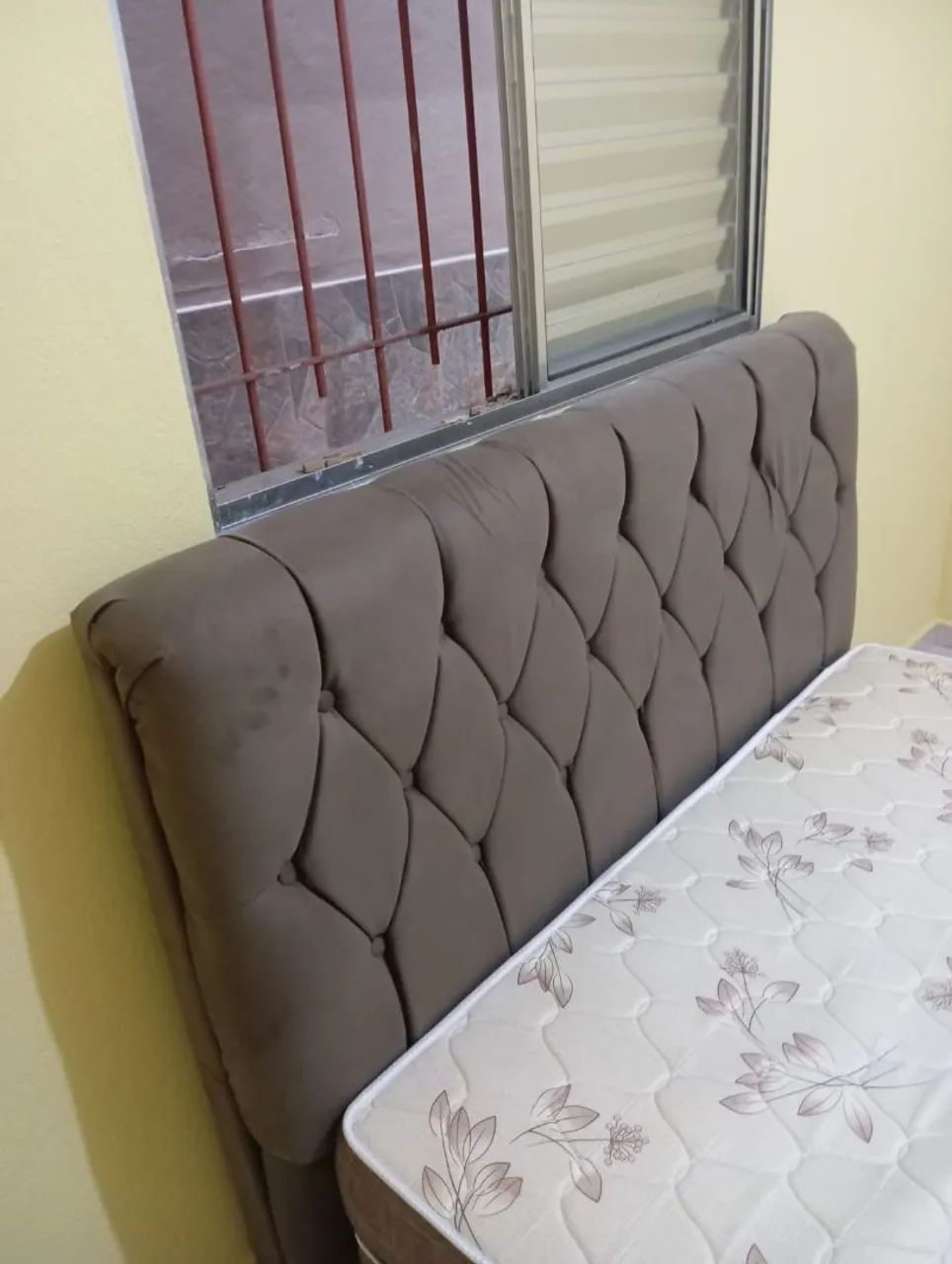 Cama Box Casal com Cabeceira Estofada - QUASE NOVA! - Foto 3