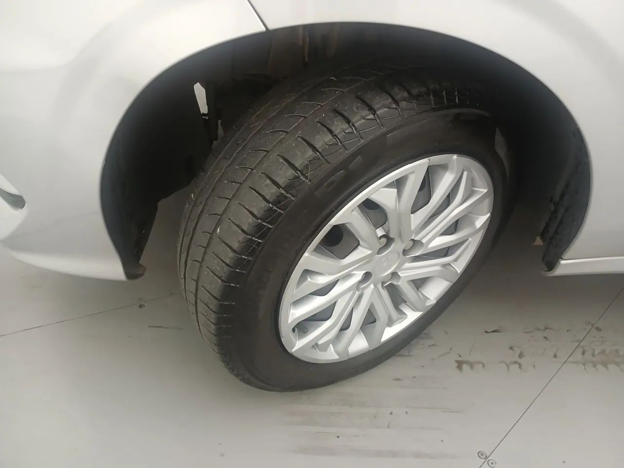 Fiat Cronos 1.3 8V Flex, foto 11 de 18