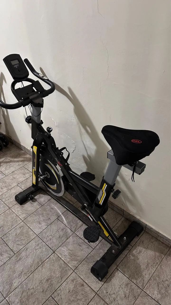 Bicicleta ergométrica com roda de inércia de 13 kg - Foto 5