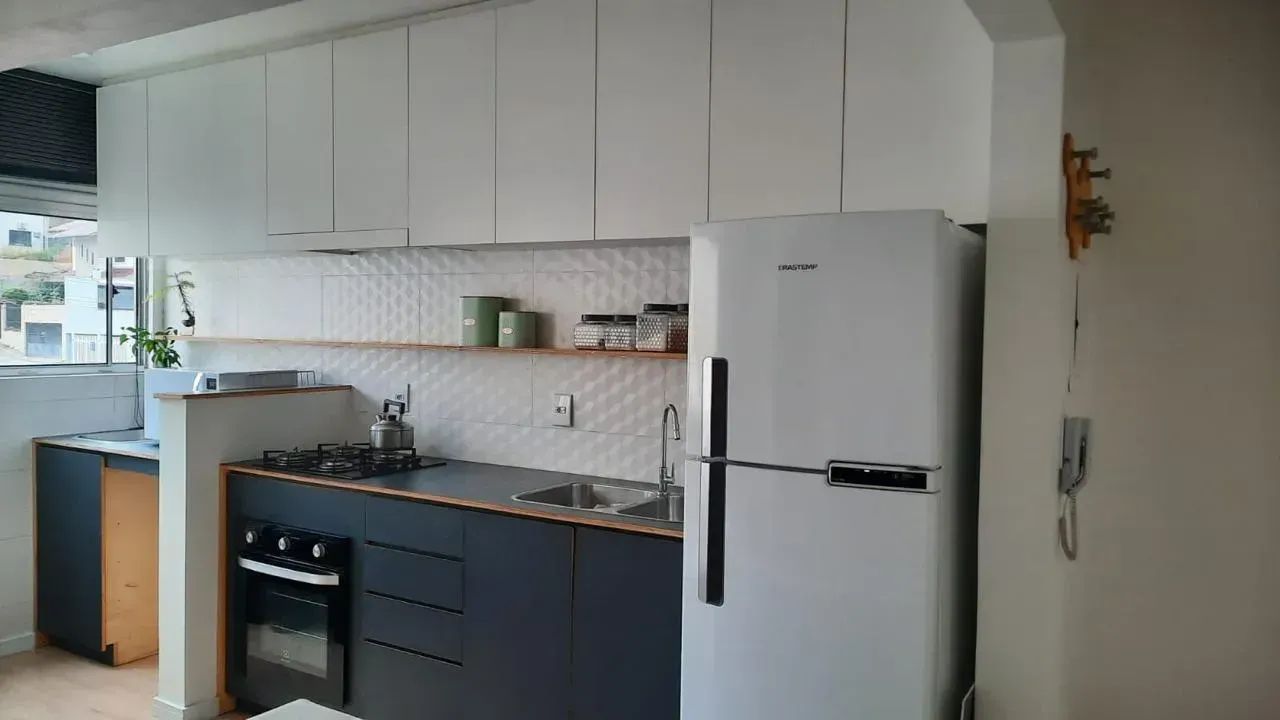 Excelente apartamento de 2 dormitórios mobiliado e equipado - Foto 3