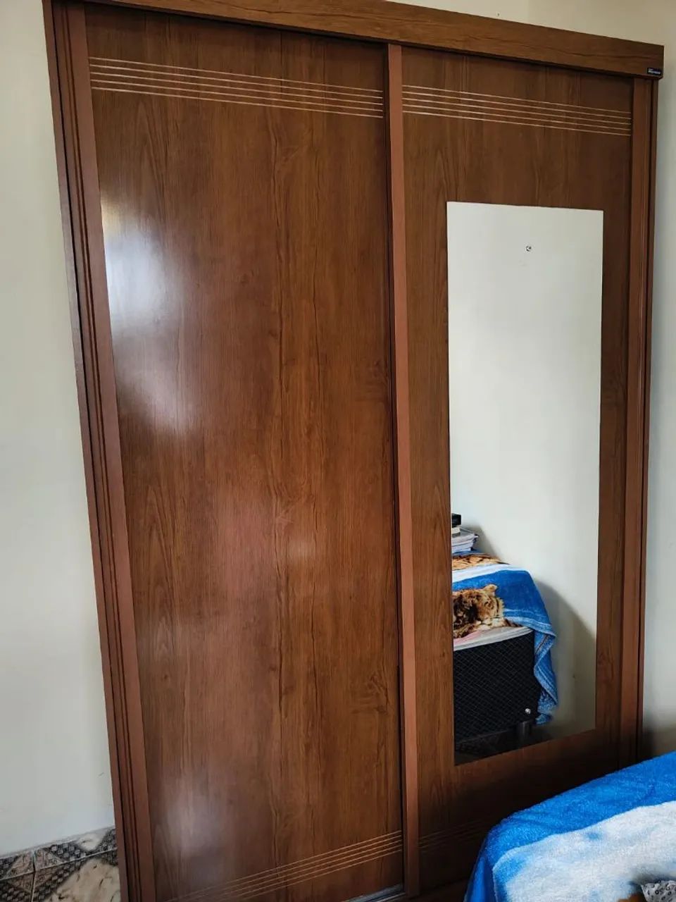 Guarda roupa espelhado 