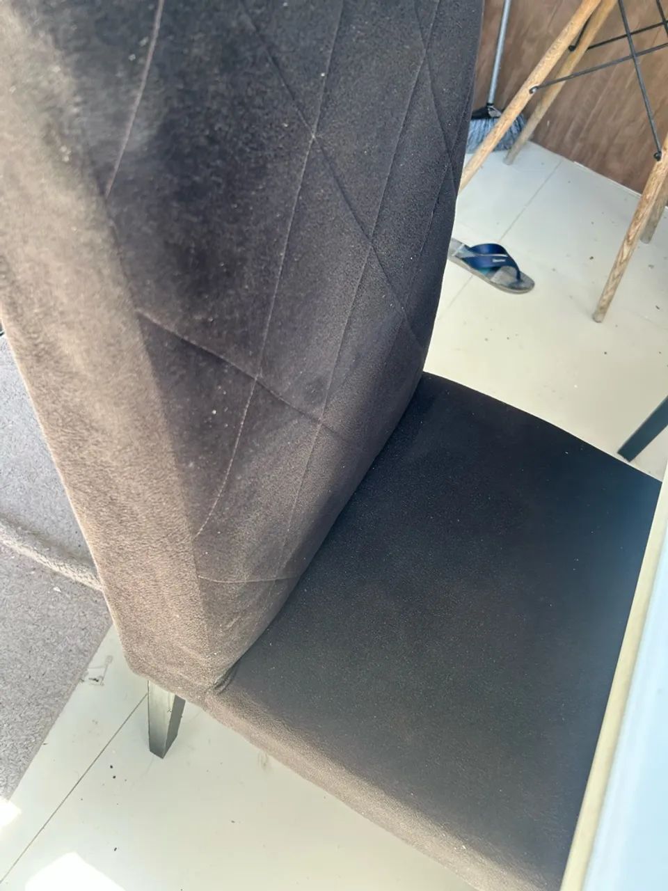 Vendo Mesa tampo vidro com 06 cadeiras  - Foto 4