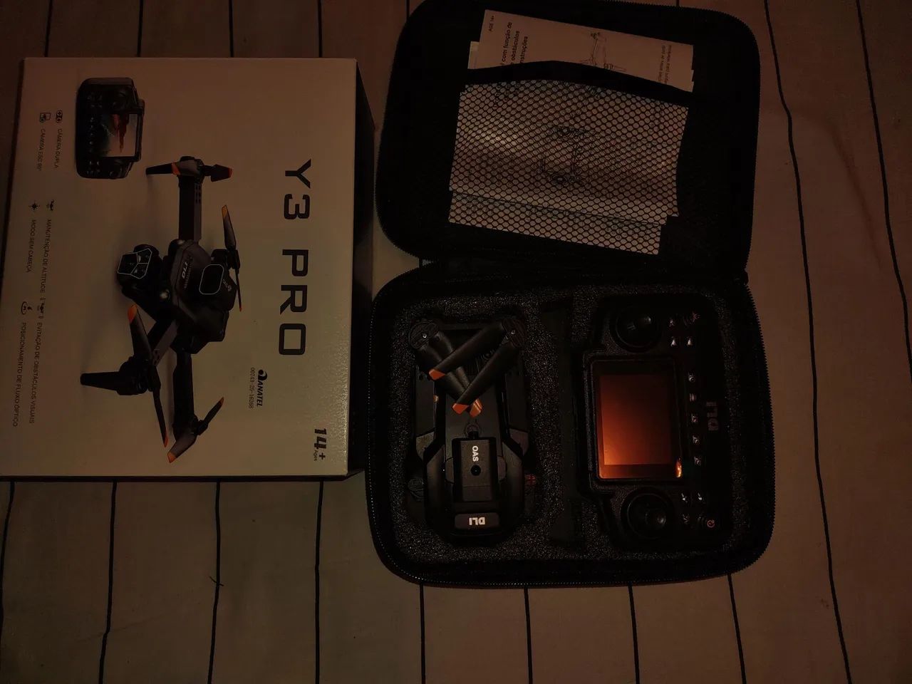 DRONE DLI COM TELA NO CONTROLE 