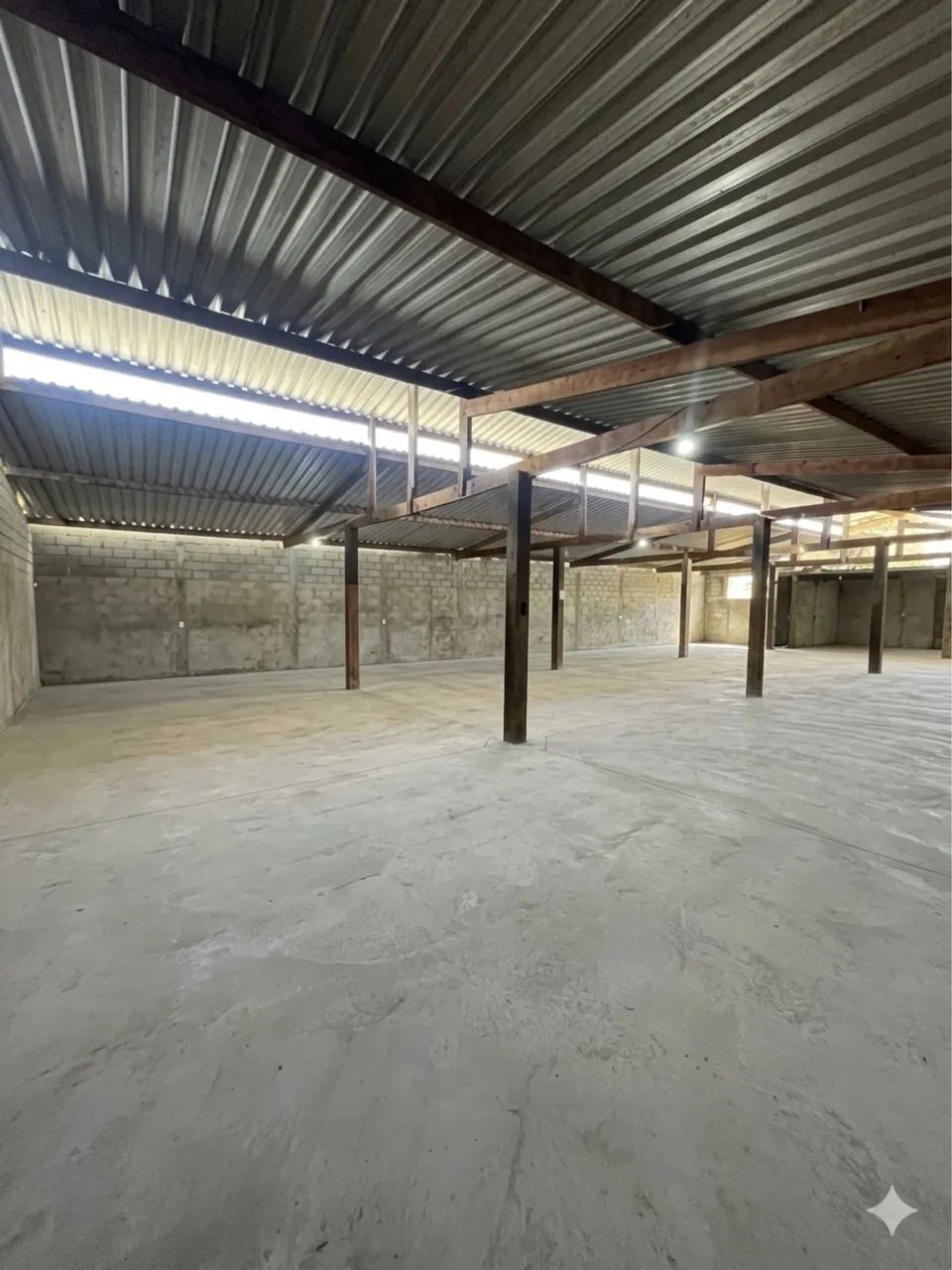 Alugo galpão 400m2 - estrada da integração  - Foto 2