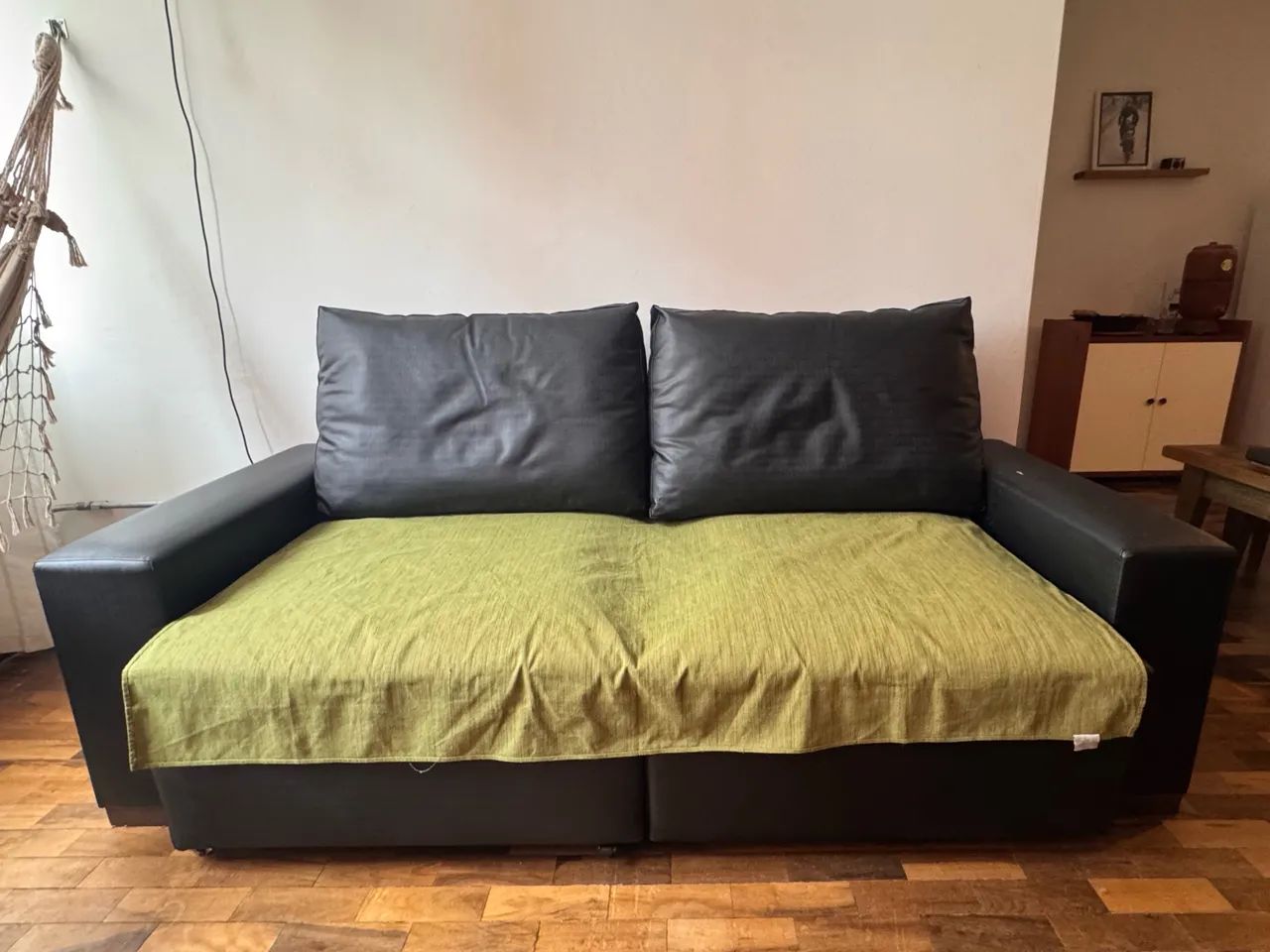 Sofá retrátil de couro sintético preto  - Foto 2
