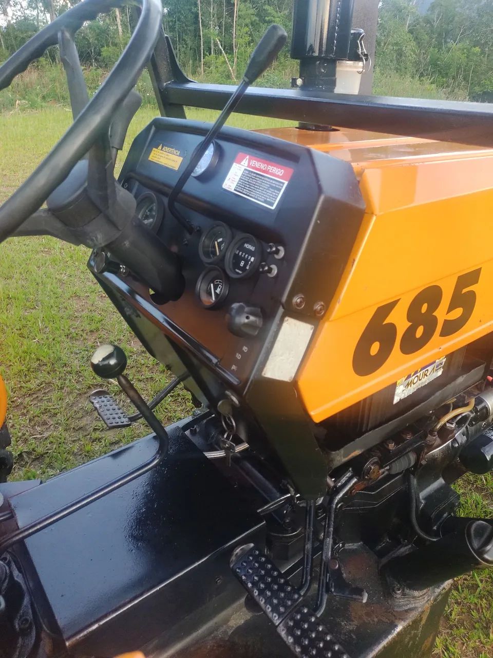 Trator valmet 685 com implementos  - Foto 3