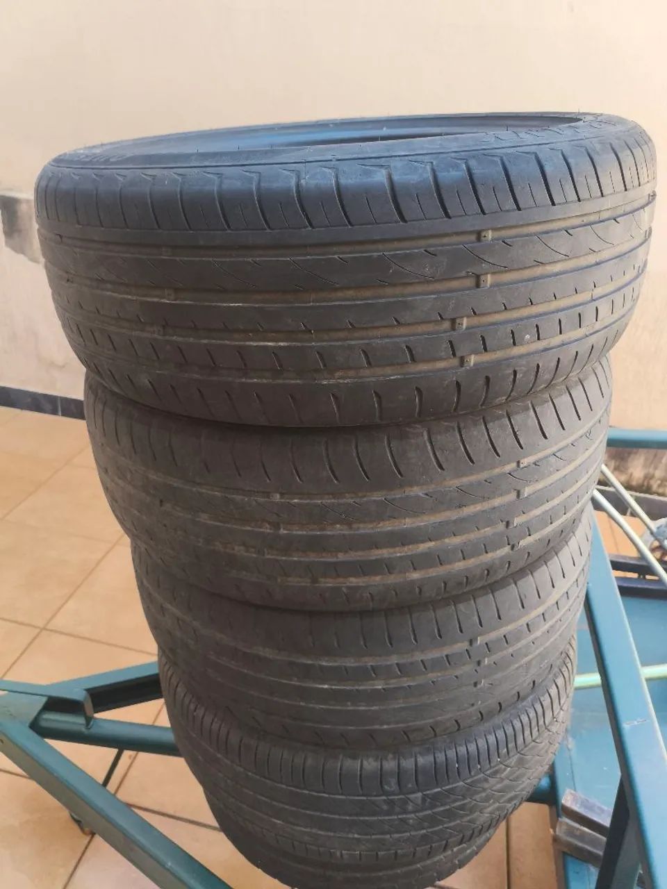carro pneus ótimos 