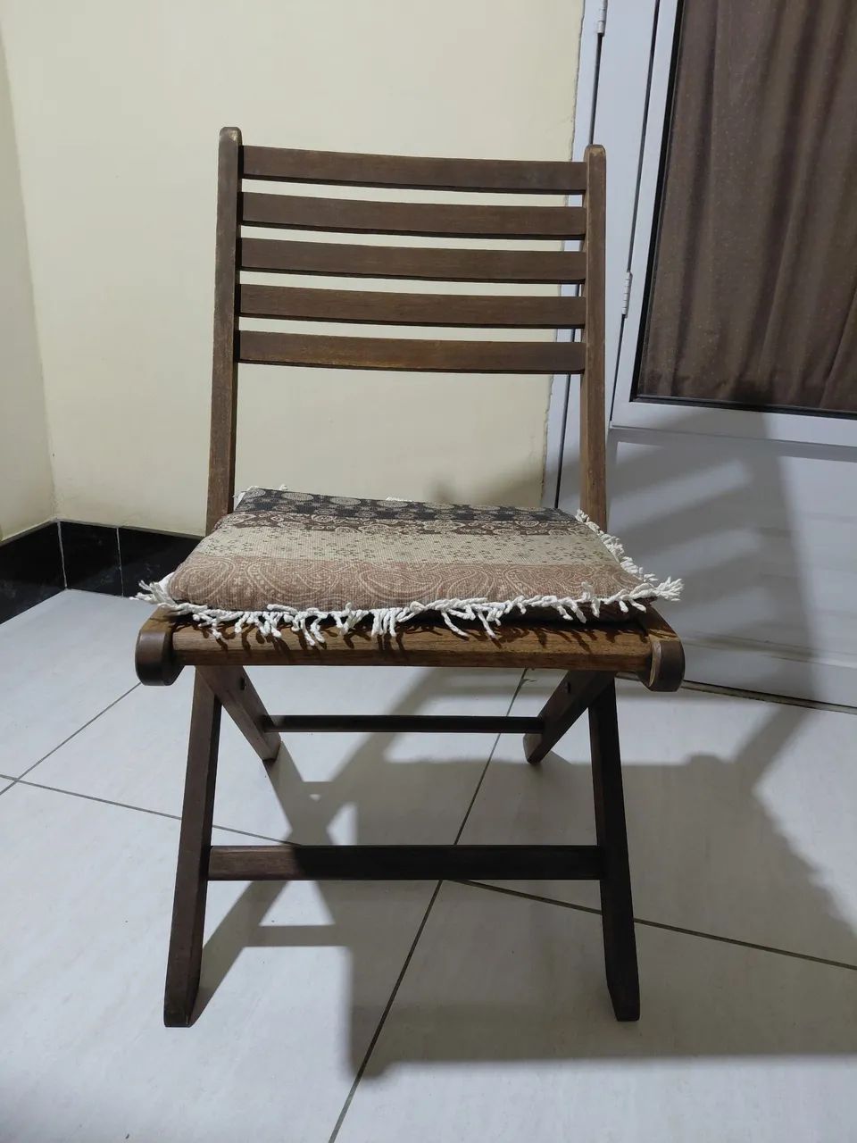Cadeira dobrável com almofada 