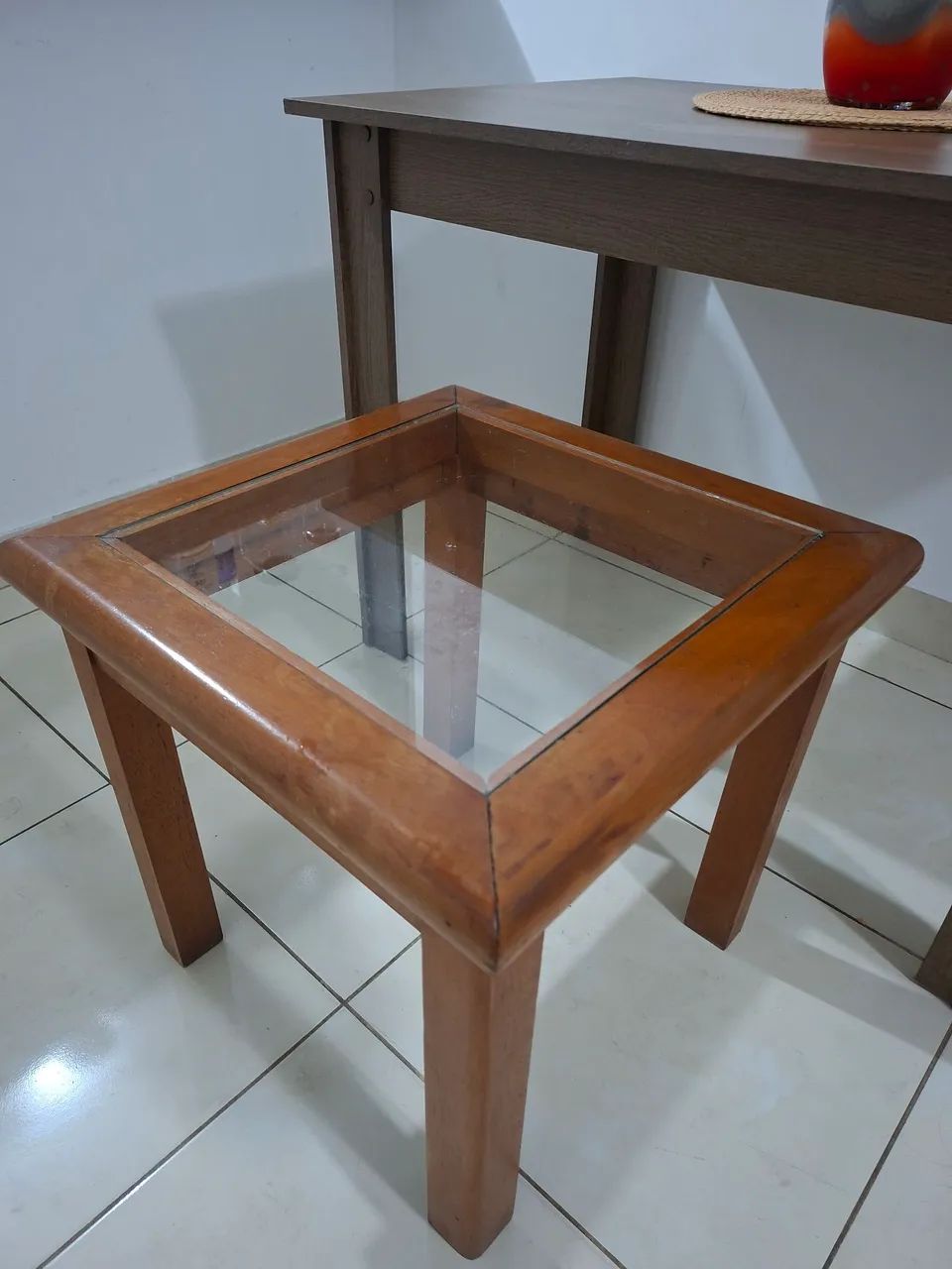 MESA MADEIRADA + MESINHA COM TAMPO DE VIDRO - Foto 3